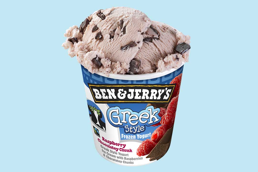Una tarrina de helado de yogur griego